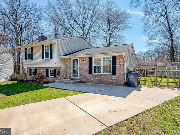 2nd image of 200 Wood Valley Ct