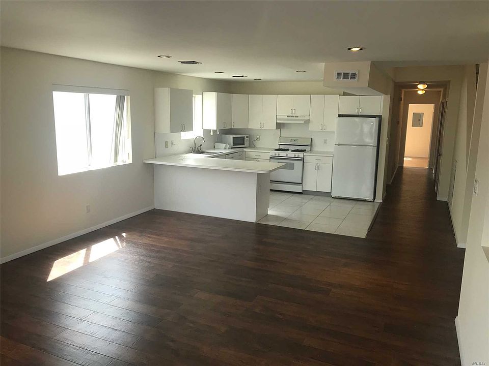 1st image of 230 E Broadway APT 2