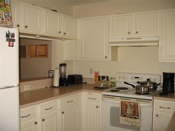 3rd image of 1728 Fluorshire Dr