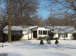28749 Orange Meadow Ln, Orange, OH 44022
