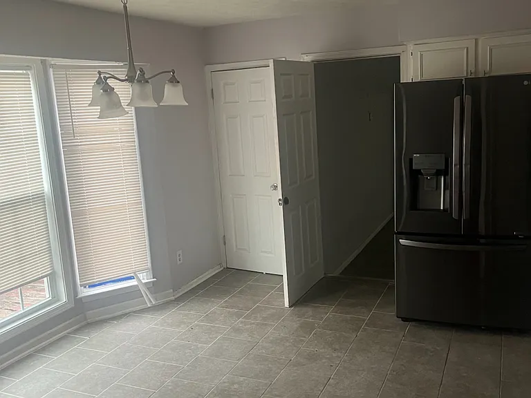 3001 Lansing Ave — Photo 1