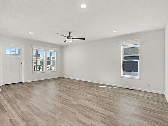 3rd image of 4188 Shalimar Dr