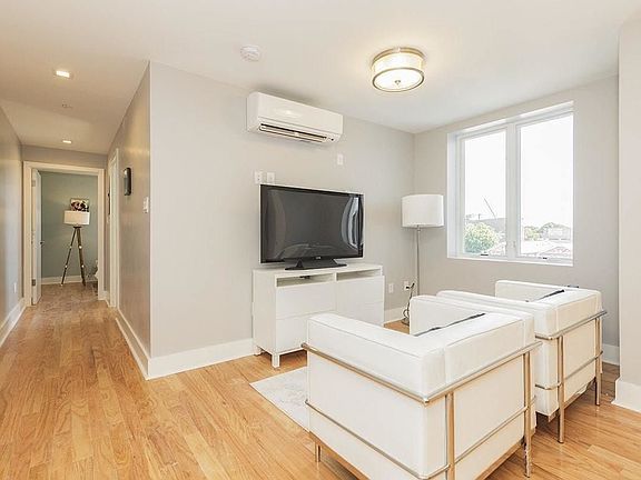 3rd image of 115 Erasmus St #45I