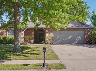 8071 Dunnwood Rd, Claremore, OK 74019