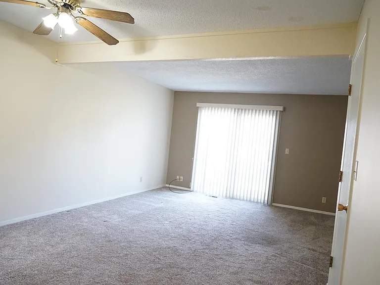 2347 Wildwood Pl — Photo 4