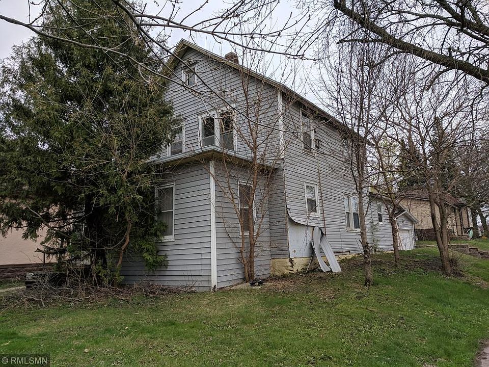 1st image of 800 2nd Ave S