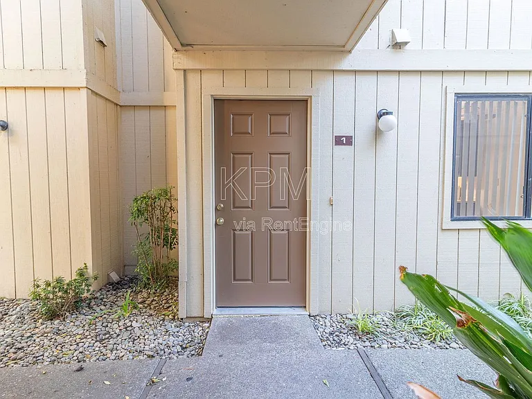 Stamford Court Apartments — Photo 34