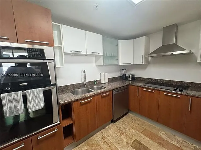 170 SE 14th St #1108 — Photo 24