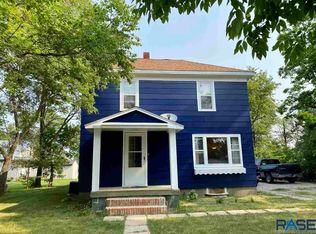 208 E 11th Ave, Mitchell, SD 57301