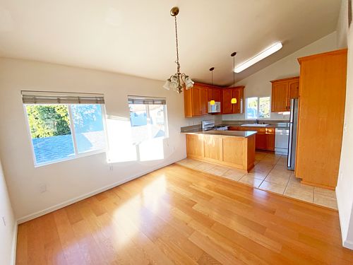 4th image of 1746 Gramercy Ave