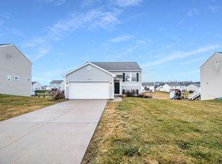 1751 Crescent Pointe Dr SE, Caledonia, MI 49316