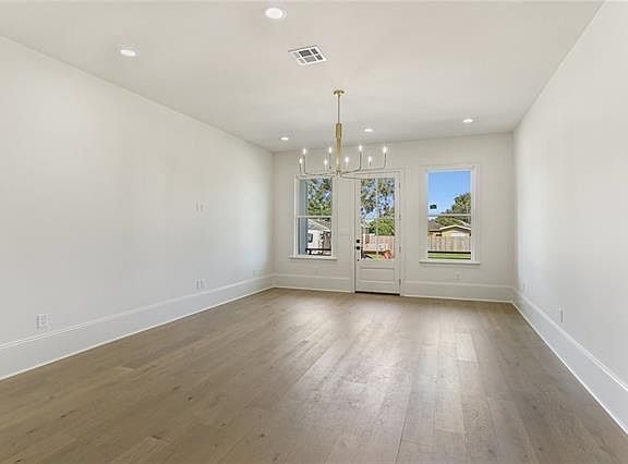 4th image of 217 Jaguar Dr