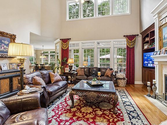 5th image of 1212 Prairie Pond Cir