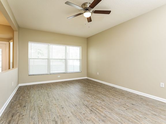 3rd image of 107 Wentwood Dr