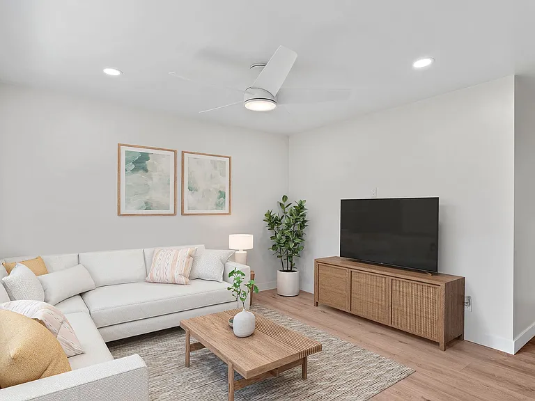 Ocean Beach Living | Modern 2Bd/2Ba | Laundry in-unit — Photo 10