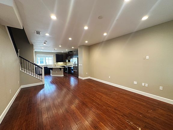 3rd image of 6033 Sunstone Dr
