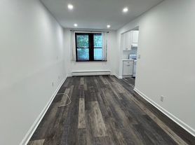 214 Rockland Ave, Mamaroneck, NY