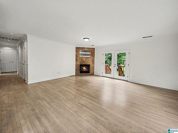 2nd image of 2116 Sun Cir