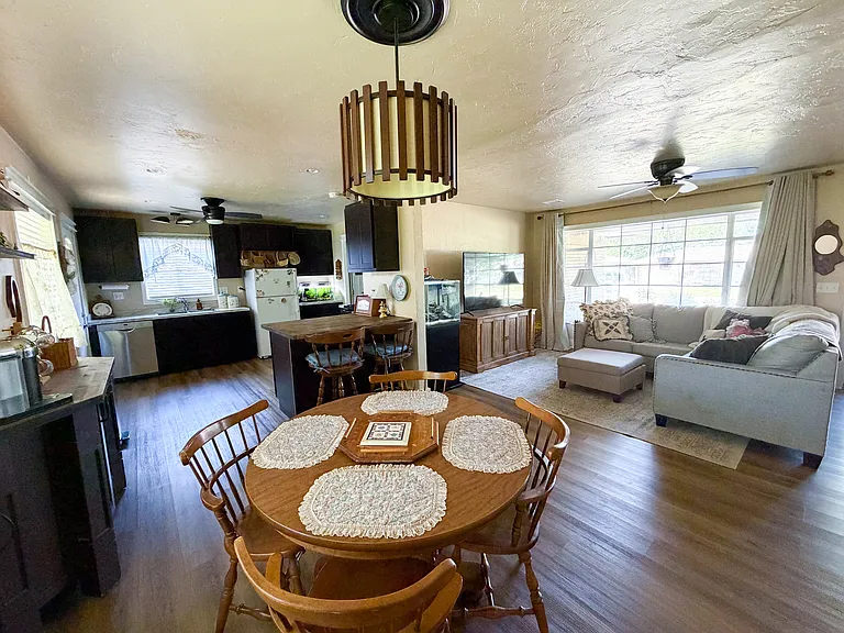 1516 Andover Ct — Photo 7