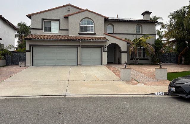 1st image of 834 Calle Lagasca