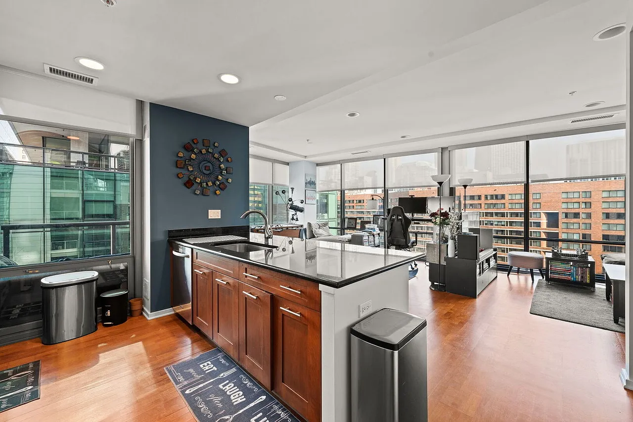 1 bed, 1025 sqft, $3,200 — Photo 1