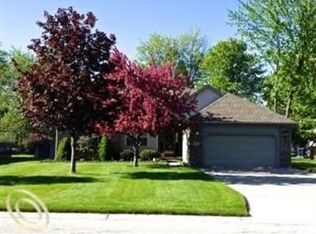 1843 S Delano St, Saint Clair, MI