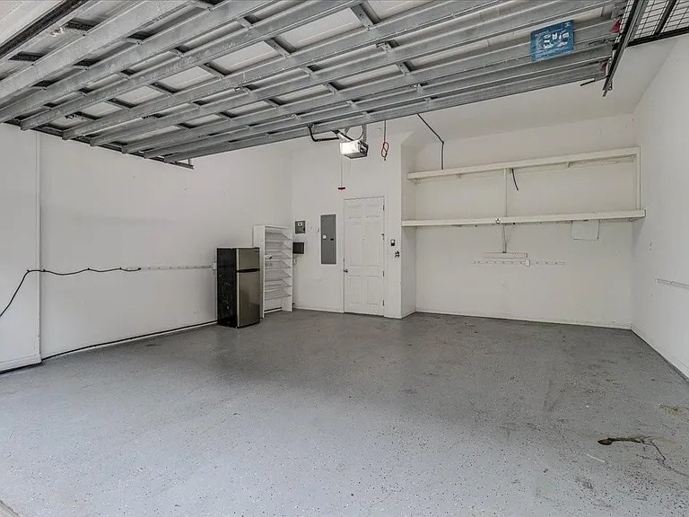 14910 Leeward Dr #304 — Photo 34