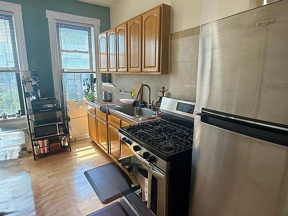2nd image of 3033 41st St APT 2R