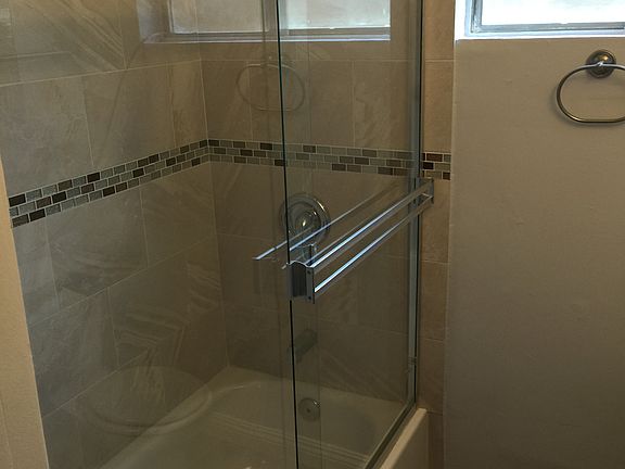 3rd image of 6720 Brynhurst Ave APT 6