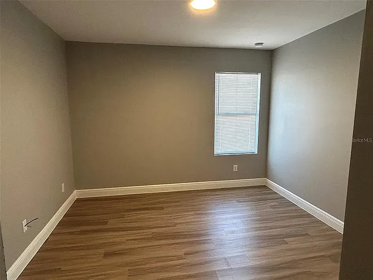 733 Lucaya Dr #B — Photo 5