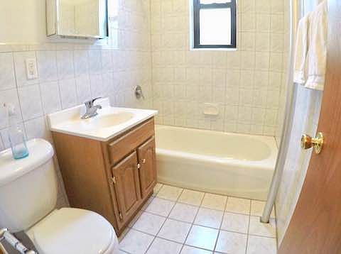 3rd image of 2649 30th St APT 3R