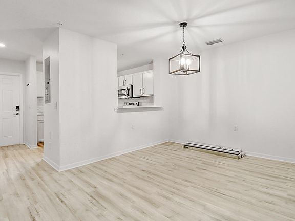 4th image of 9101 Gervais Cir