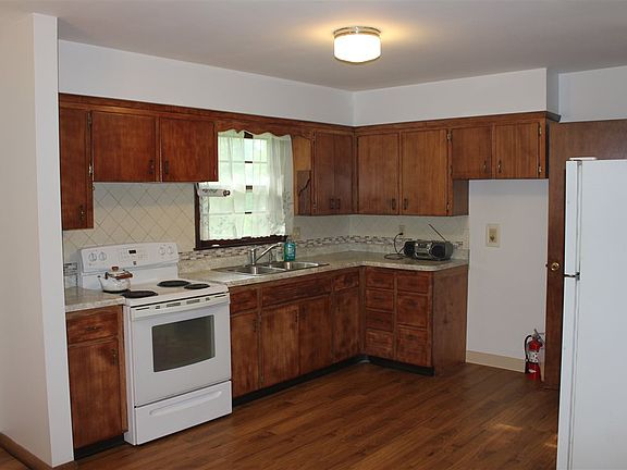 5th image of 2311 Rosewood Ave