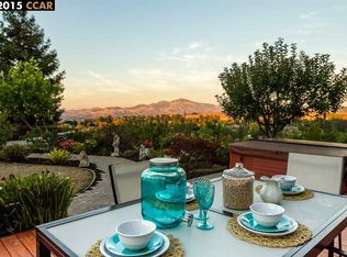 32 Corte Aires, Moraga, CA