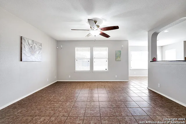 4 bed, 2.5 bath, 2347 sqft, $1,850 — Photo 2