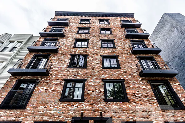 Rented by EXR | media 15