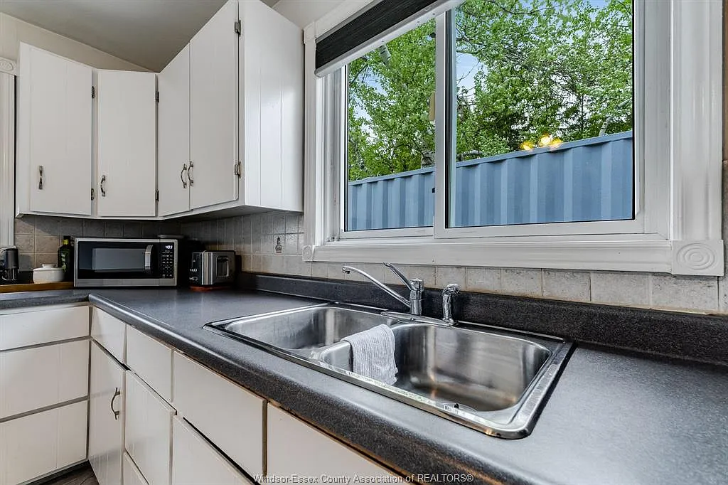 3 bed, $2,500 — Photo 4