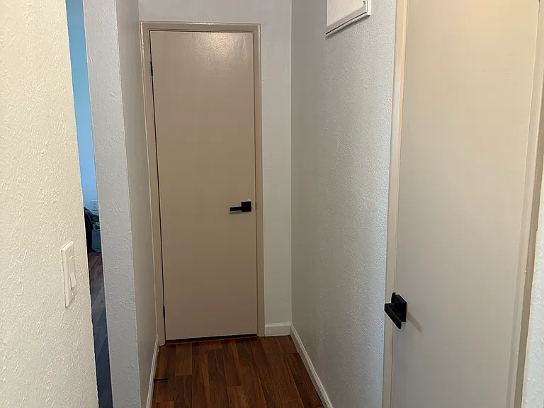 1004 Elm St — Photo 13
