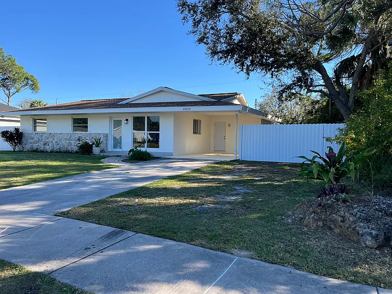 20233 Peachland Blvd — Photo 1
