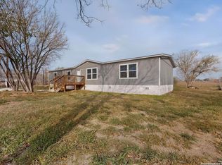 19124 Lagloria Rd, Elmendorf, TX 78112