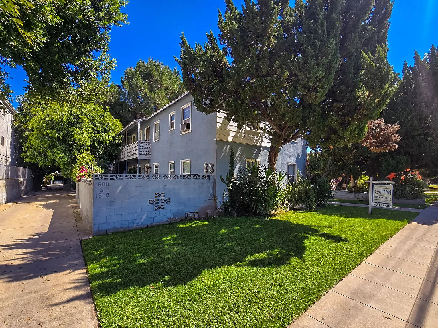 Cozy 2BR w/ Carport Parking — Photo 1