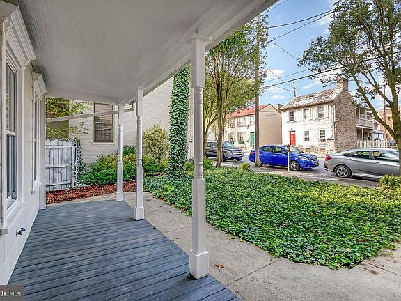 3rd image of 40 E Pomfret St