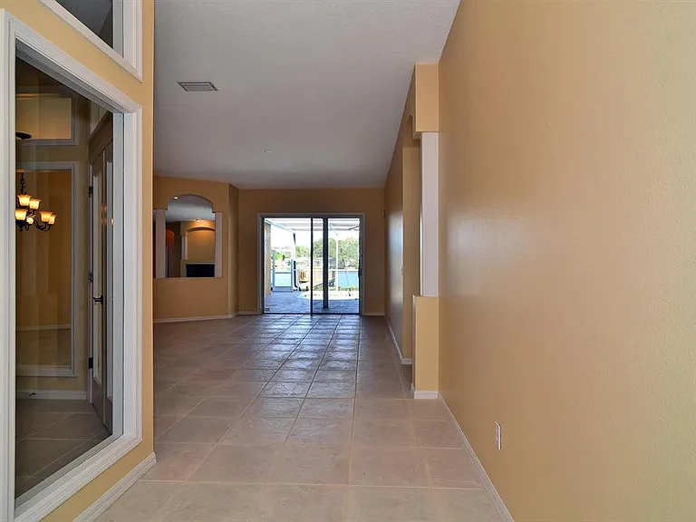4305 Round Lake Ct — Photo 25