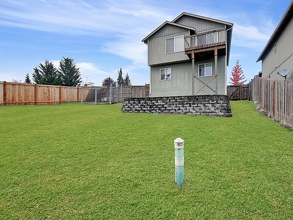 3rd image of 10916 181st Avenue Pl E
