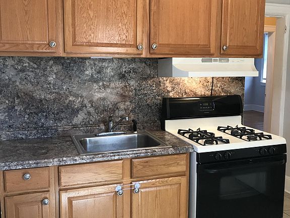 3rd image of 164 Livermore Ave