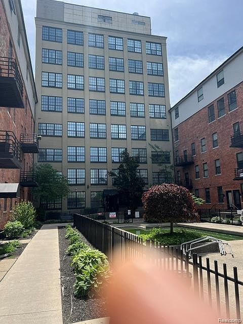 1st image of 6533 E Jefferson Ave APT 330E