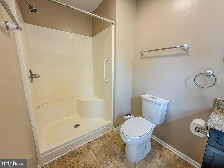 11 Hickory Ln — Photo 40