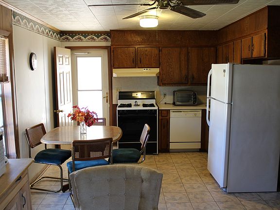3rd image of 516 Lucille St