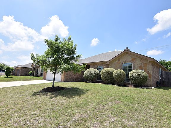 3rd image of 6001 New Castle Dr