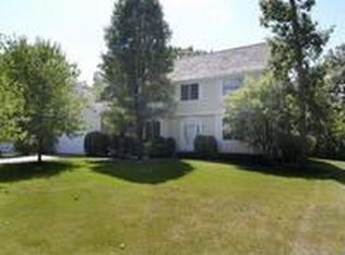 29830 N Forest Lake Ln, Libertyville, IL